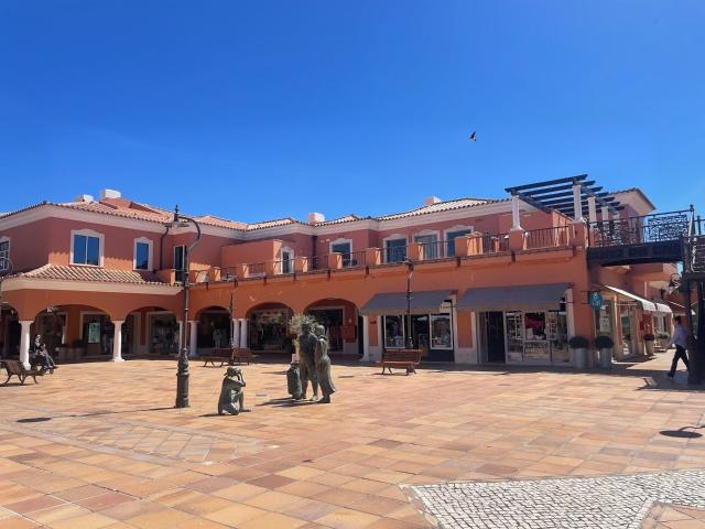 Loja venda em Almancil, Loulé