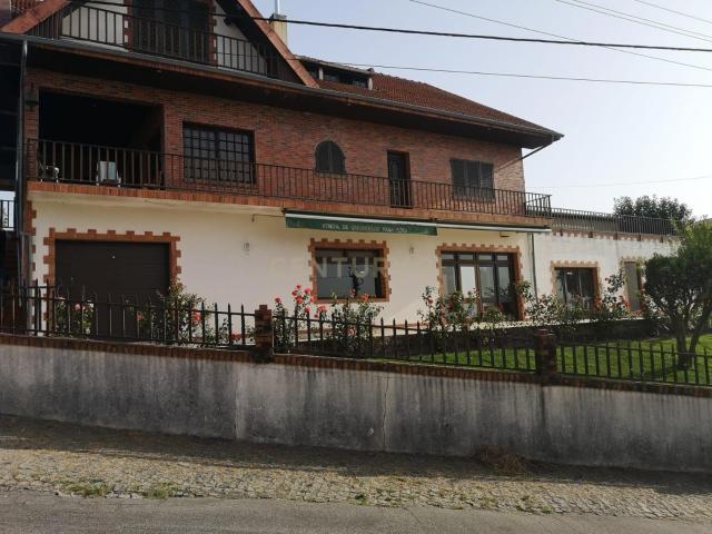 Loja alugar em Felgueiras, Porto