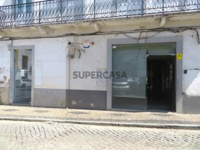 Armazém venda em Reguengos De Monsaraz, Évora