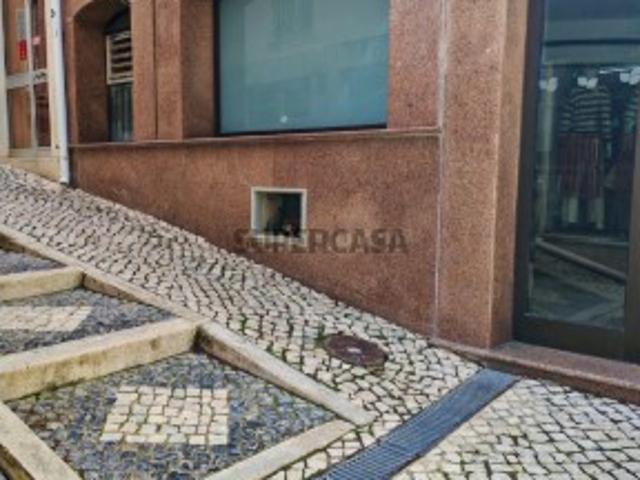 Armazém venda em Bairro Operário, Lagos