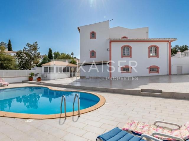 Vivenda venda em Cortelhas, Albufeira