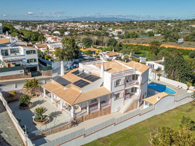 Vivenda venda em Cortelhas, Albufeira