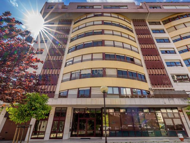 Apartamento alugar em Quinta do Lambert, Lisboa