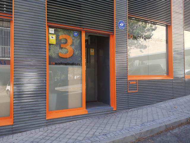 Oficina en alquiler en Pueblo Nuevo, Madrid