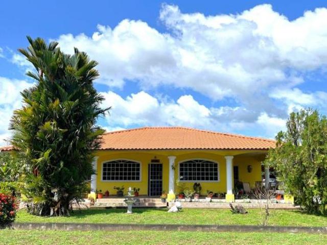 Espaciosa Casa En Venta En Playa La Barqueta Chiriquí