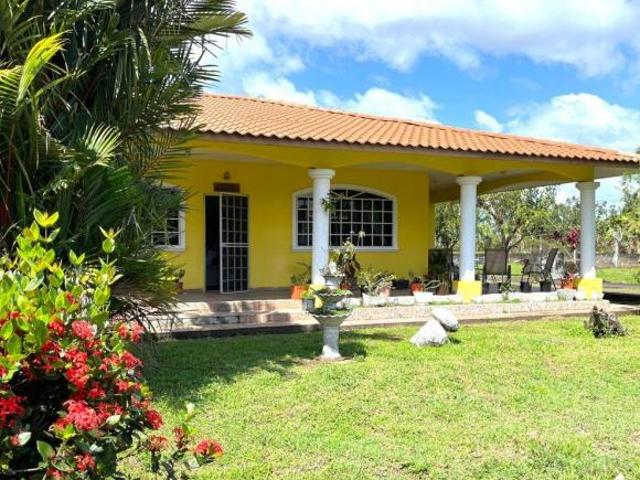 Espaciosa Casa En Venta En Playa La Barqueta Chiriquí