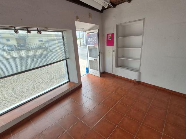 Ponto Comercial venda em Canha, Bairro Almansor