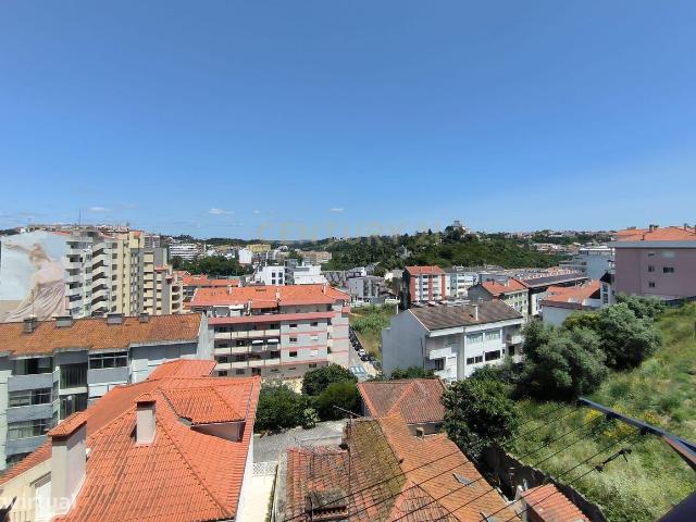 Apartamento alugar em Leiria, Urbanização Hill Side