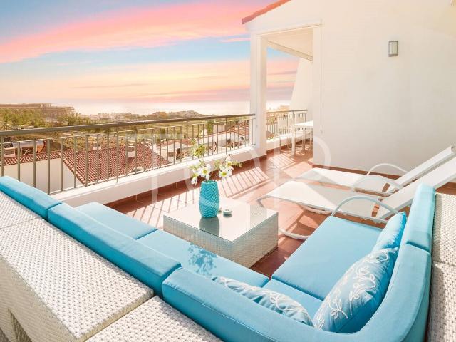 Apartamento en venta en La Caleta, Adeje