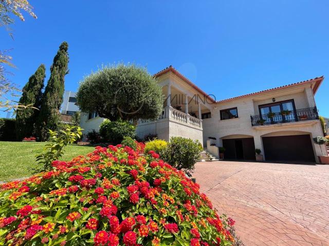 Chalet en venta en Vilaza, Vigo