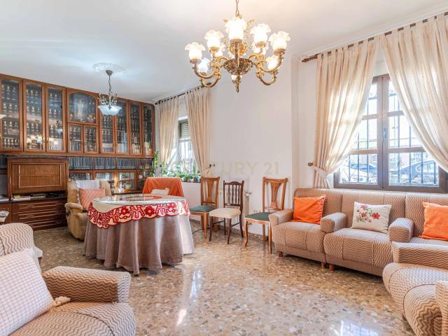 Casa en venta en Guadix, Granada