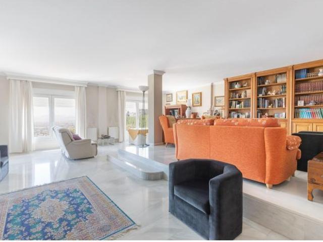 Casa en venta en Villas de Colinas, Monachil