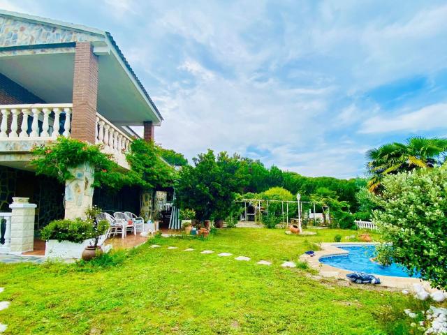 Casa en venta en Villa Del Prado, Encinar del Alberche
