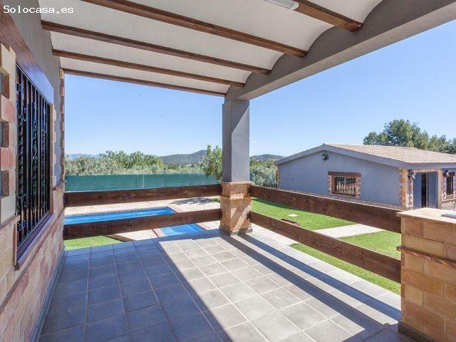 Casa en venta en La Hoya de Buñol, Valencia