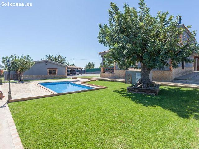 Casa en venta en La Hoya de Buñol, Valencia
