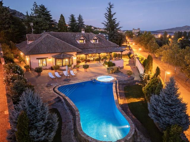 Casa en venta en Manzanares El Real, Madrid