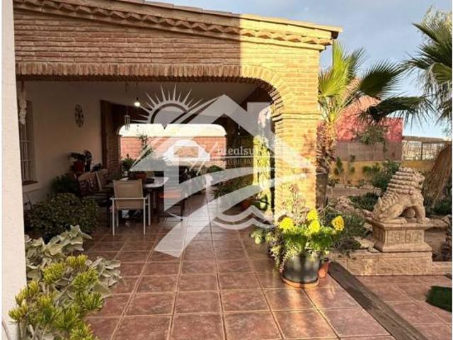 Chalet en venta en La Gloria, Huércal De Almería