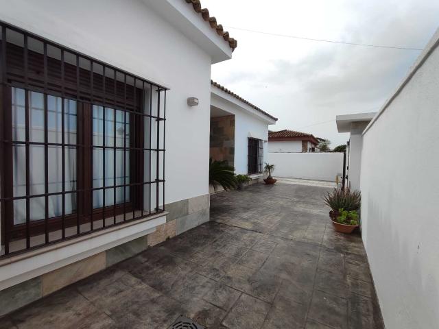 Chalet en venta en Pinar de los Guisos, Bahía de Cádiz