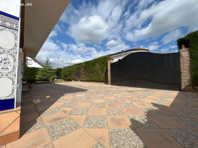 Casa en venta en Alcolea, Córdoba