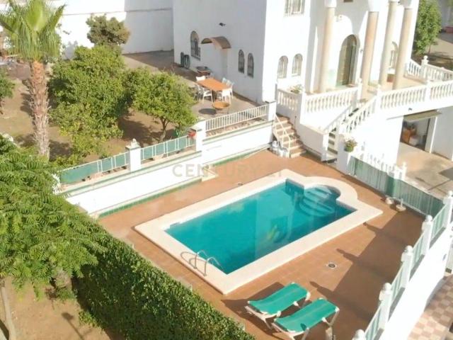 Casa en venta en Puerto de la Torre, Málaga-Costa del Sol