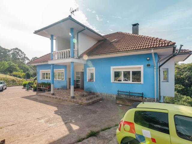 Chalet en venta en Llanera, Asturias