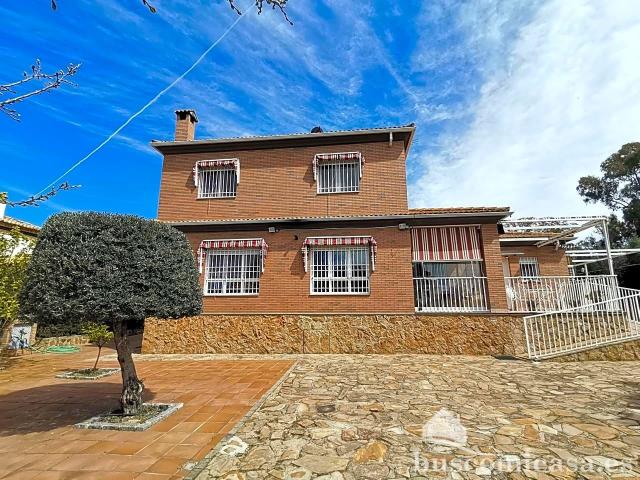 Chalet en venta en La Cruz, Linares