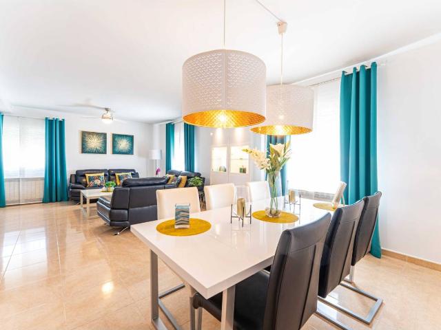 Casa en venta en Serranillos Del Valle, Madrid