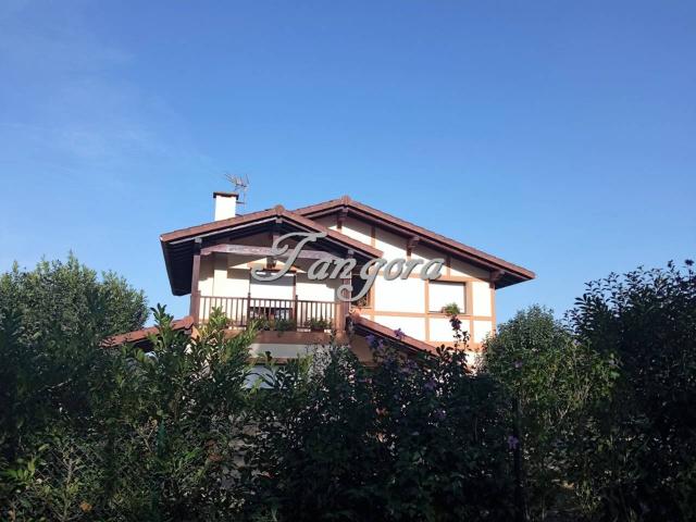 Chalet en venta en Mungia, Vizcaya