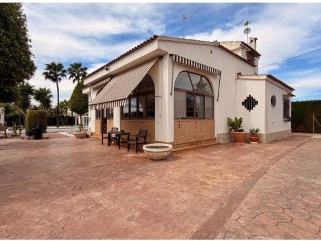 Casa en venta en Algorós, el Baix Vinalopó