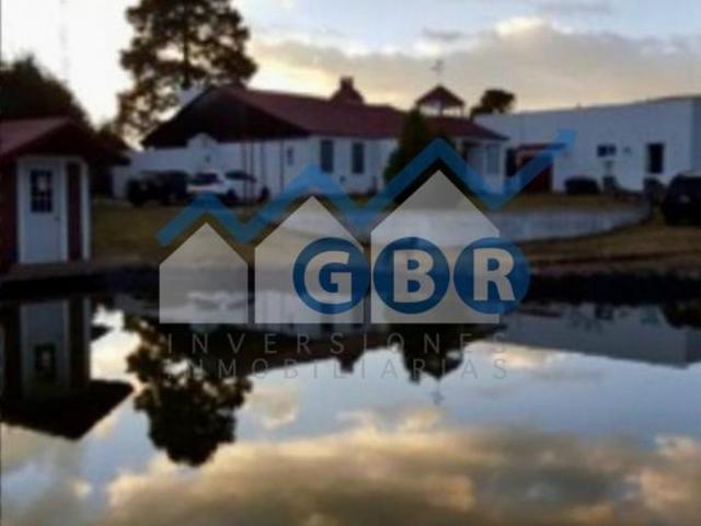 Espectacular Residencia con Vistas al Pico del Águila y Volcanes