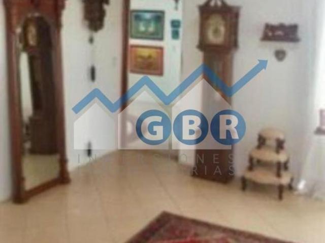 Espectacular Residencia con Vistas al Pico del Águila y Volcanes