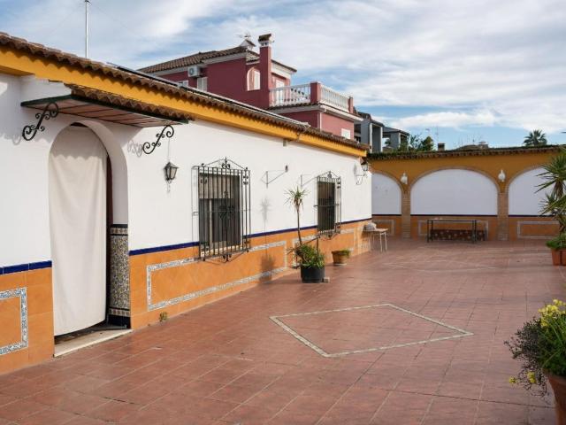 Casa en venta en Gines, Andalucía
