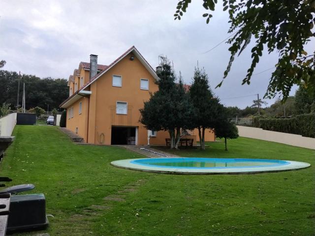 Casa en venta en Cacheiras, Santiago