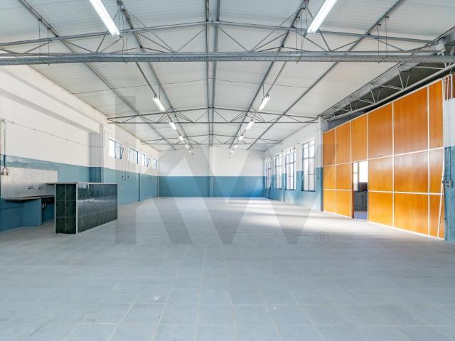 Armazém venda em Santiago Dos Velhos, Lisboa