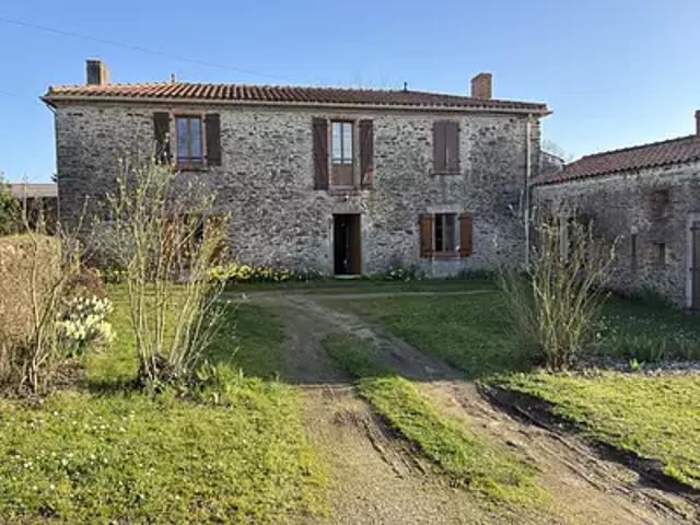 Maison vente à La Roche-sur-Yon, Les Essarts
