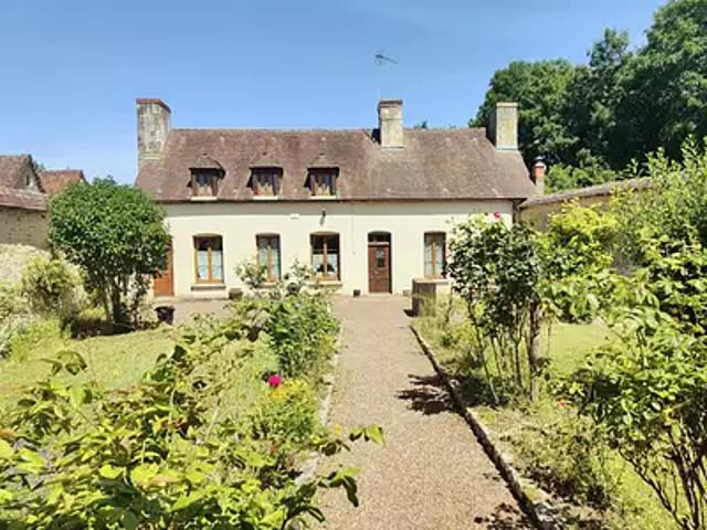 Maison vente à Alençon, Essay