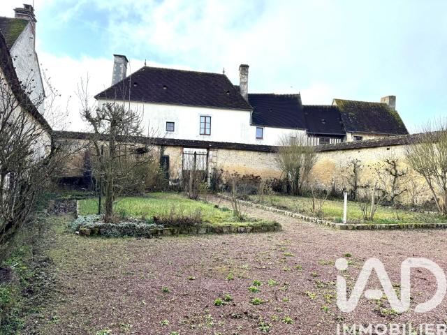 Maison vente à Alençon, Essay