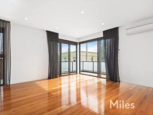 Room for rent in Camerons Creek, Victoria