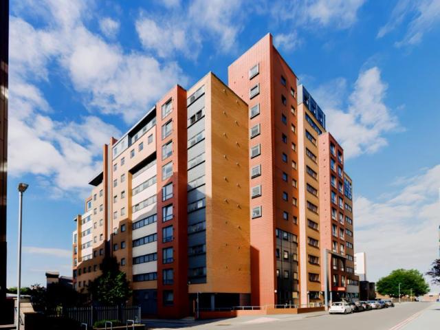 Studio for rent in Hyde Park, West Yorkshire