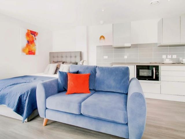 Studio for rent in Hyde Park, West Yorkshire
