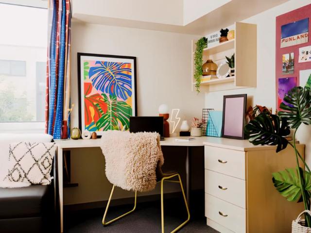 Studio for rent in Hyde Park, West Yorkshire