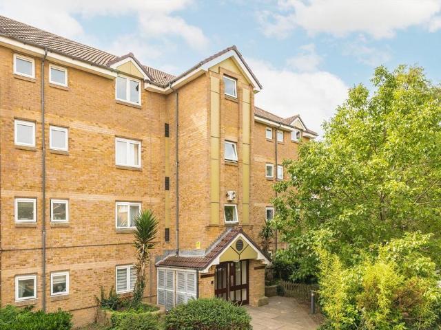 Apartment for rent in Mortlake, Greater London