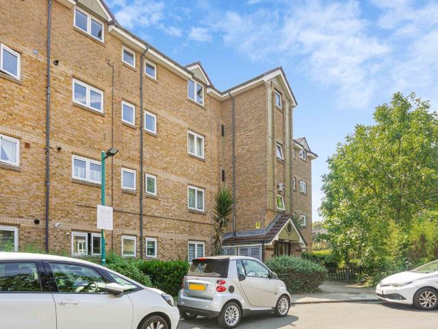 Apartment for rent in Mortlake, Greater London