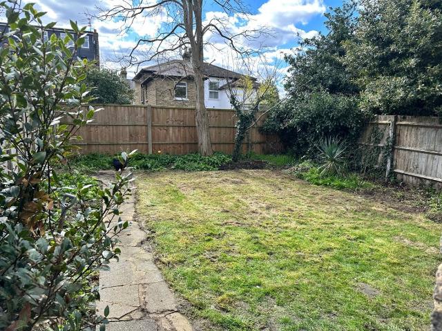 Apartment for rent in Fallow Corner, Greater London
