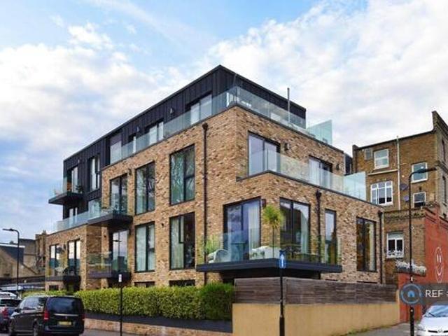 House for rent in Lyons, Greater London