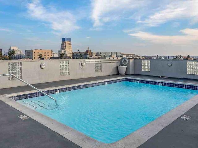 Apartment for rent in Canoga Park, California