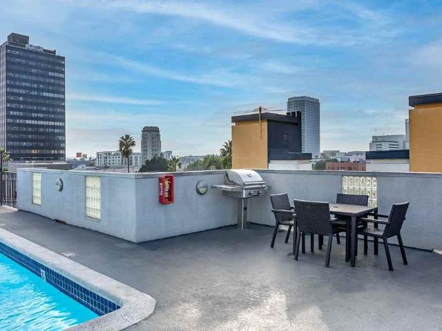 Apartment for rent in Canoga Park, California