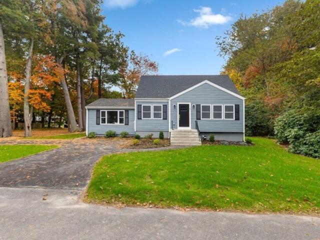 House for sale in Sharon Heights, Sharon