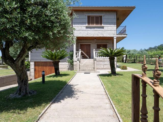 Casa en venta en Ribadumia