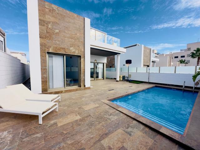 Casa en venta en Urbanización La Zenia II, el Baix Segura / La Vega Baja
